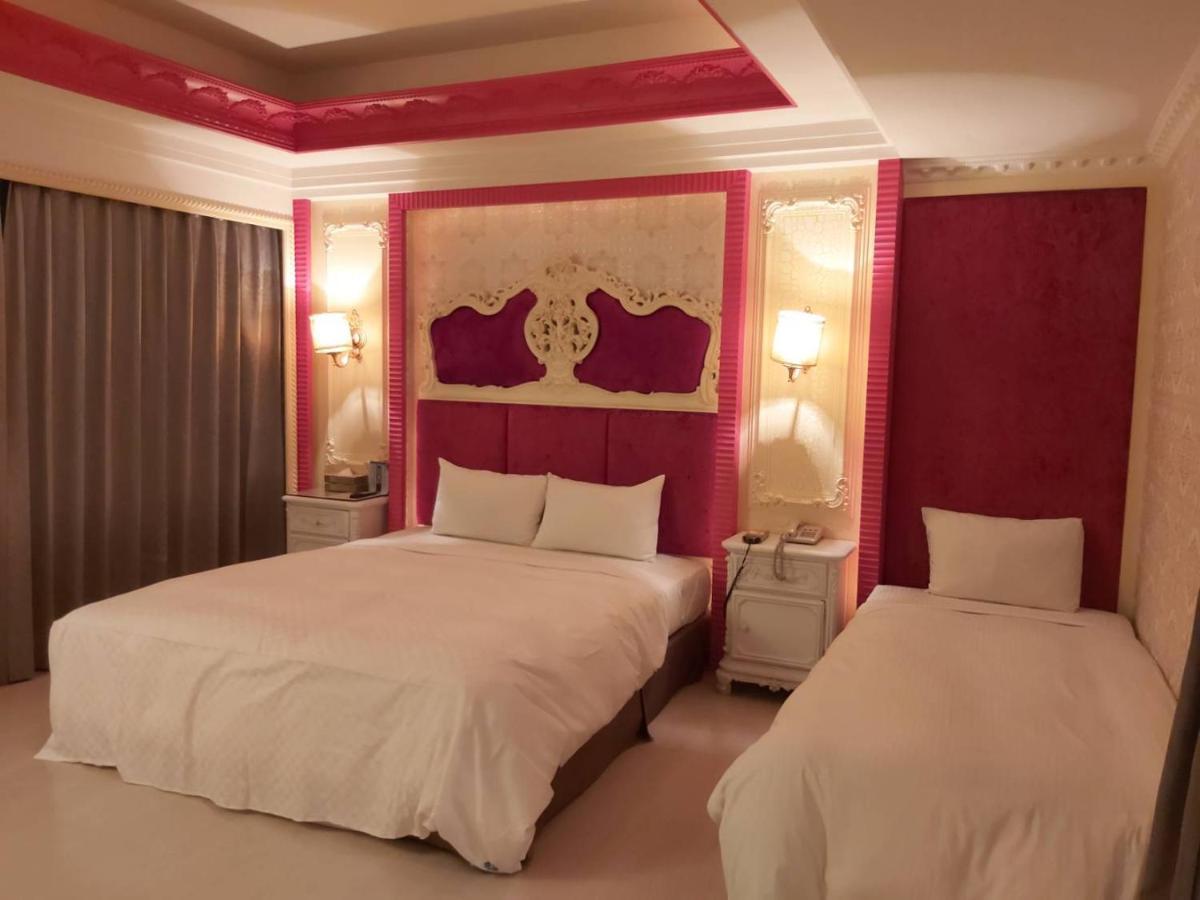 Chateau Motel Kaohsiung Bagian luar foto